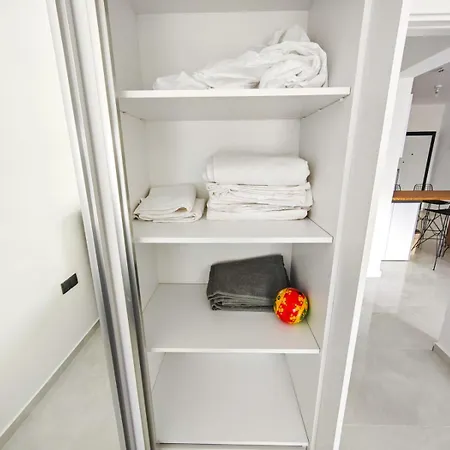 Fabius 12 Caesars & شقة *